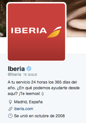 @Iberia utiliza su bio para dar información sobre su horario de Atención al Cliente en Twitter